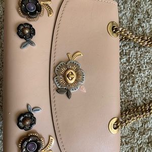 COACH - iconic cute chain strap purse